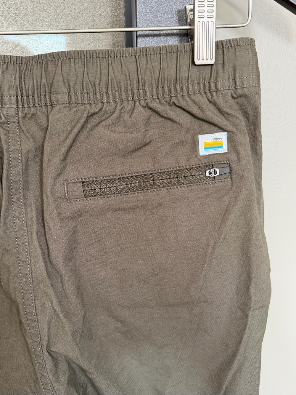 Vuori Ripstop Climber Pants Men’s Small Olive Green V412 32” Inseam - Picture 5 of 6
